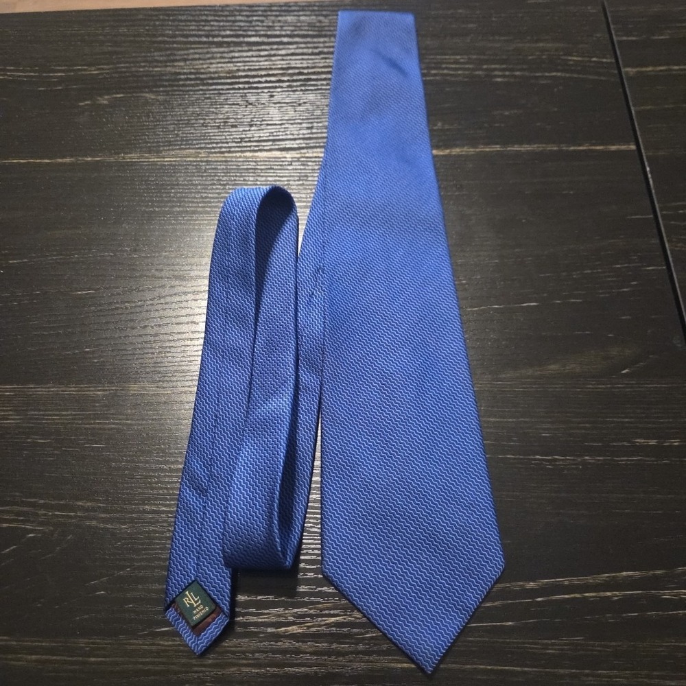 Lauren Ralph Lauren Solid Royal Blue Silk Tie made in USA 55.5” x 3.5”